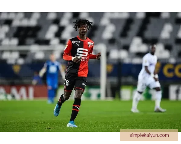 卡马文加展现出色职业态度，助力球队稳步前行表现亮眼